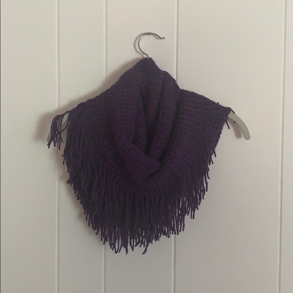 NWOT Fringed Circle Scarf